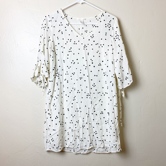 H&M Tops - 🌻 H&M | Dotted Tie Sleeve Tunic Top